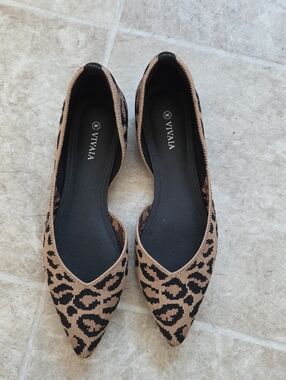 Vivaia Leopard-Print Pointed Toe Flats in Tan and Black